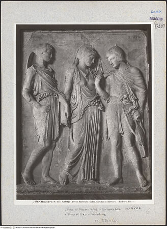 Vorderseite von Alinari [https://www.deutsche-digitale-bibliothek.de/content/lizenzen/rv-ez/] Hermes, Orpheus und Eurydice - Gesamtansicht, bh022277_recto. Foto.