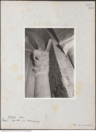 Vorderseite von Bibliotheca Hertziana [https://www.deutsche-digitale-bibliothek.de/content/lizenzen/rv-fz/] Kapitelle des Chorumgangs - Kapitell, bh022283_recto. Foto: Schwarz, Heinrich Mathias.