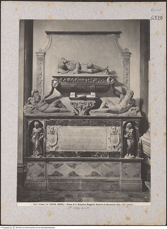 Vorderseite von Alinari [https://www.deutsche-digitale-bibliothek.de/content/lizenzen/rv-ez/] Grabmal des Bernardino Rota (gest. 1575) - Gesamtansicht, bh024343_recto. Foto.