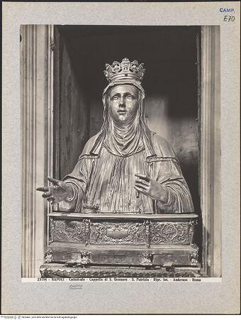 Vorderseite von Alinari [https://www.deutsche-digitale-bibliothek.de/content/lizenzen/rv-ez/] Büstenreliquiar der heiligen Patricia von Neapel - Gesamtansicht, bh024461_recto. Foto.