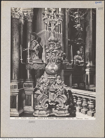 Vorderseite von Alinari [https://www.deutsche-digitale-bibliothek.de/content/lizenzen/rv-ez/] Kandelaber mit Darstellung der theologischen Tugenden - Gesamtansicht, bh024465_recto. Foto.