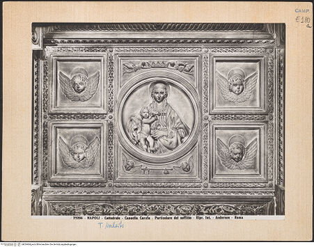 Vorderseite von Alinari [https://www.deutsche-digitale-bibliothek.de/content/lizenzen/rv-ez/] DeckenkassettierungMadonna - Gesamtansicht, bh024484_recto. Foto.