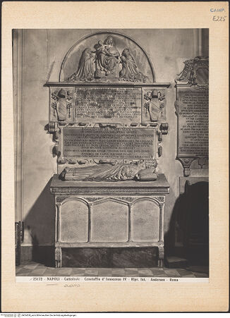 Vorderseite von Alinari [https://www.deutsche-digitale-bibliothek.de/content/lizenzen/rv-ez/] Grabmal Papst Innozenz' IV. (gest. 1254) - Gesamtansicht, bh024538_recto. Foto.