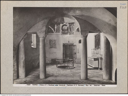 Vorderseite von Alinari [https://www.deutsche-digitale-bibliothek.de/content/lizenzen/rv-ez/] DuomoSan Giovanni in Fonte - Innenansicht, bh024561_recto. Foto.