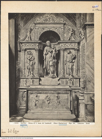 Vorderseite von Alinari [https://www.deutsche-digitale-bibliothek.de/content/lizenzen/rv-ez/] Der Altar von Monteoliveto (Altare del Pezzo) - Gesamtansicht, bh024566_recto. Foto.