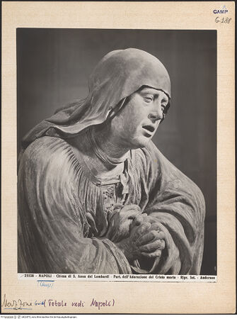 Vorderseite von Alinari [https://www.deutsche-digitale-bibliothek.de/content/lizenzen/rv-ez/] Beweinung ChristiMaria Kleophas - Detail: Büste von links, bh024572_recto. Foto.