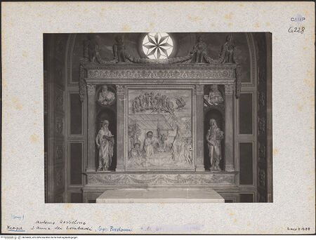 Vorderseite von Istituto Luce [https://www.deutsche-digitale-bibliothek.de/content/lizenzen/rv-ez/] Altar der Anbetung des Christuskindes - Teilansicht, bh024585_recto. Foto.