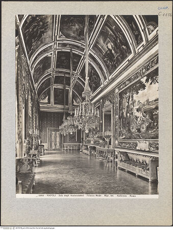 Vorderseite von Alinari [https://www.deutsche-digitale-bibliothek.de/content/lizenzen/rv-ez/] Palazzo RealeSala degli Ambasciatori - Teilansicht, bh025290_recto. Foto.