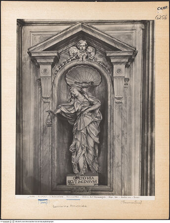 Vorderseite von Alinari [https://www.deutsche-digitale-bibliothek.de/content/lizenzen/rv-ez/] Verehrung - Frontalansicht, bh025816_recto. Foto.