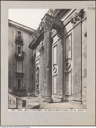 Vorderseite von Alinari [https://www.deutsche-digitale-bibliothek.de/content/lizenzen/rv-ez/] San Paolo MaggioreVorhalle des Tempels der Dioskuren - Teilansicht, bh026052_recto. Foto.