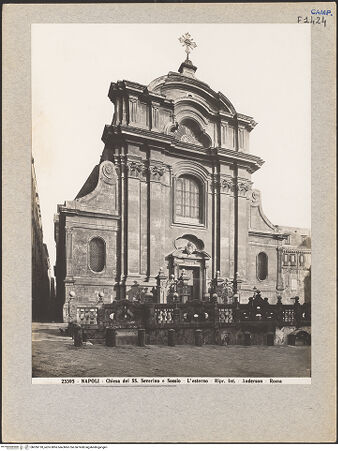 Vorderseite von Alinari [https://www.deutsche-digitale-bibliothek.de/content/lizenzen/rv-ez/] Monastero dei Santi Severino e SossioSanti Severino e Sossio - Fassade, bh026118_recto. Foto.