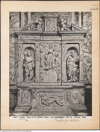 Vorderseite von Alinari [https://www.deutsche-digitale-bibliothek.de/content/lizenzen/rv-ez/] Altar der Madonna delle Grazie - Gesamtansicht, bh026123_recto. Foto.