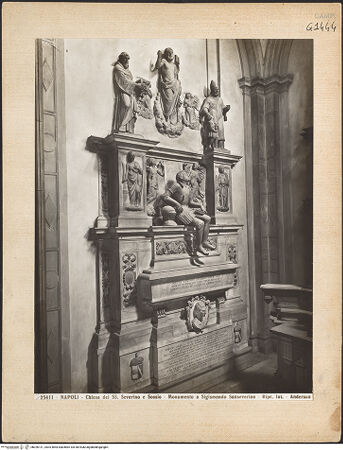 Vorderseite von Alinari [https://www.deutsche-digitale-bibliothek.de/content/lizenzen/rv-ez/] Grabmal des Sigismondo Sanseverino - Gesamtansicht, bh026131_recto. Foto.