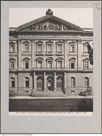 Vorderseite von Alinari [https://www.deutsche-digitale-bibliothek.de/content/lizenzen/rv-ez/] Università degli Studi Federico II - Fassade, Teilansicht, bh026152_recto. Foto.