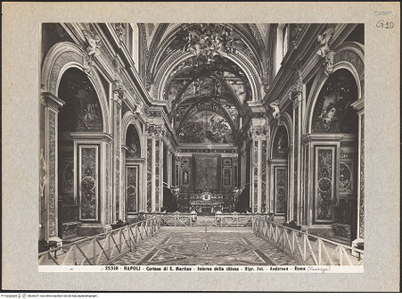 Vorderseite von Alinari [https://www.deutsche-digitale-bibliothek.de/content/lizenzen/rv-ez/] Certosa di San Martino - Innenansicht von Westen, bh026257_recto. Foto.