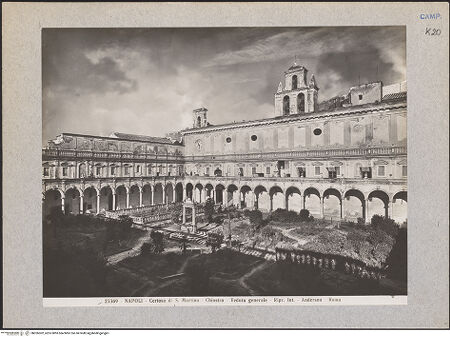 Vorderseite von Alinari [https://www.deutsche-digitale-bibliothek.de/content/lizenzen/rv-ez/] Certosa di San MartinoChiostro Grande - Ansicht von Nordosten, bh026302_recto. Foto.