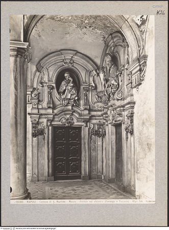 Vorderseite von Alinari [https://www.deutsche-digitale-bibliothek.de/content/lizenzen/rv-ez/] Certosa di San MartinoChiostro Grande - Türen der südwestlichen Ecke, bh026305_recto. Foto.
