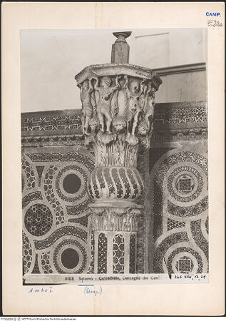 Vorderseite von Vatikan, Monumenti, Musei e Gallerie Pontificie [https://www.deutsche-digitale-bibliothek.de/content/lizenzen/rv-ez/] Detail: oberes Teil mit Schaft, Knoten und Kapitell, bh027018_recto. Foto.