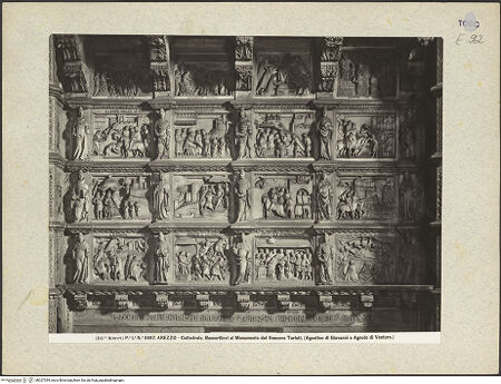 Vorderseite von Alinari [https://www.deutsche-digitale-bibliothek.de/content/lizenzen/rv-ez/] Grabmal des Bischofs Guido Tarlati (gest. 1327)Allegorische Darstellungen der Gemeinde und Szenen aus dem Leben des Bischof Guido Tarlati - Gesamtansicht, bh027094_recto. Foto.