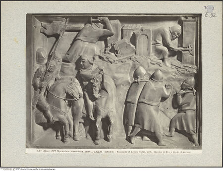 Vorderseite von Alinari [https://www.deutsche-digitale-bibliothek.de/content/lizenzen/rv-ez/] Grabmal des Bischofs Guido Tarlati (gest. 1327)Allegorische Darstellungen der Gemeinde und Szenen aus dem Leben des Bischof Guido TarlatiDie Zerstörung von Laterina (Laterina) - Teilansicht, bh027100_recto. Foto.