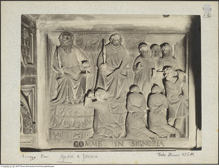 Vorderseite von Alinari [https://www.deutsche-digitale-bibliothek.de/content/lizenzen/rv-ez/] Grabmal des Bischofs Guido Tarlati (gest. 1327)Allegorische Darstellungen der Gemeinde und Szenen aus dem Leben des Bischof Guido TarlatiDie Gemeinde regiert (Comune in signoria) - Gesamtansicht, bh027104_recto. Foto.