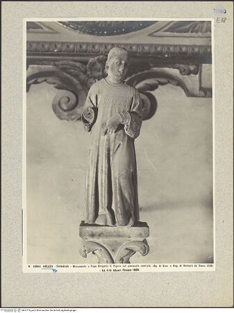 Vorderseite von Alinari [https://www.deutsche-digitale-bibliothek.de/content/lizenzen/rv-ez/] Grabmal Gregors X. (gest. 1278) - Bekrönung: Engel, bh027116_recto. Foto.