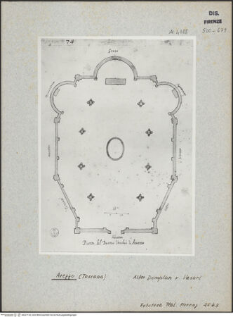 Vorderseite von Fototeca Italiana Firenze [https://www.deutsche-digitale-bibliothek.de/content/lizenzen/rv-ez/] Grundriss des Duomo Vecchio von Arezzo bei Pionta - Gesamtansicht, bh027135_recto. Foto.