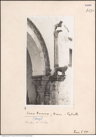 Vorderseite von ICCD [https://www.deutsche-digitale-bibliothek.de/content/lizenzen/rv-ez/] Pfeiler und KonsolenVierter Arkadenpfeiler - Teilansicht von links, bh027222_recto. Foto.