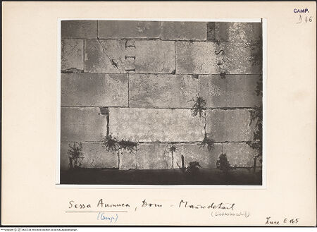 Vorderseite von ICCD [https://www.deutsche-digitale-bibliothek.de/content/lizenzen/rv-ez/] DuomoSüdwestfassade - Mauerdetail (Südseitenschiff), bh027238_recto. Foto.