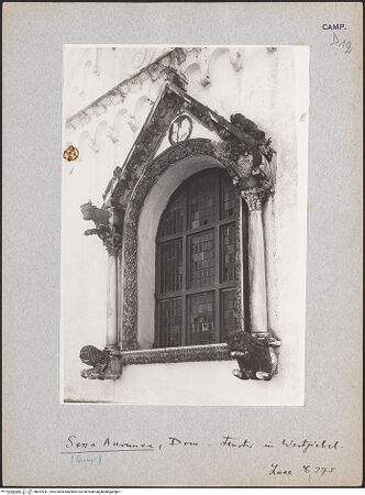 Vorderseite von ICCD [https://www.deutsche-digitale-bibliothek.de/content/lizenzen/rv-ez/] Fassadenfenster - Seitenansicht, bh027241_recto. Foto.