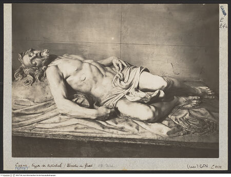 Vorderseite von ICCD [https://www.deutsche-digitale-bibliothek.de/content/lizenzen/rv-ez/] Leichnam Christi - Gesamtansicht, bh027336_recto. Foto.