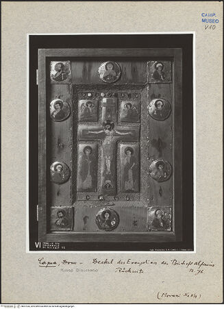 Vorderseite von Morassi [https://www.deutsche-digitale-bibliothek.de/content/lizenzen/rv-ez/] Einband des Evangeliars bischofs Alfanus - Kreuzigung, bh027350_recto. Foto.