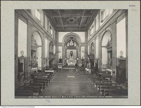 Vorderseite von Alinari [https://www.deutsche-digitale-bibliothek.de/content/lizenzen/rv-ez/] Santa Maria in Gradi - Blick in Richtung Presbyterium, bh029031_recto. Foto.