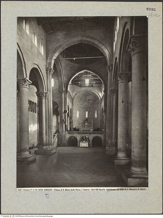 Vorderseite von Alinari [https://www.deutsche-digitale-bibliothek.de/content/lizenzen/rv-ez/] Pieve di Santa Maria - Blick in Richtung Presbyterium, bh029056_recto. Foto.