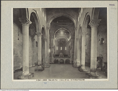 Vorderseite von Alinari [https://www.deutsche-digitale-bibliothek.de/content/lizenzen/rv-ez/] Pieve di Santa Maria - Blick in Richtung Presbyterium, bh029058_recto. Foto.