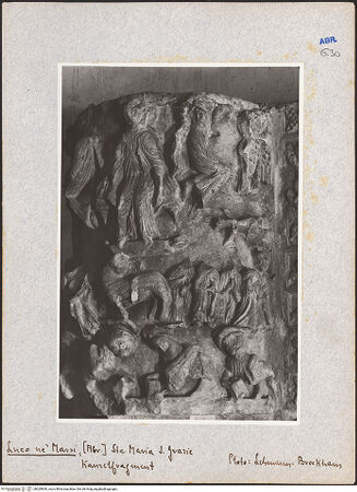 Vorderseite von Foto Marburg [https://www.deutsche-digitale-bibliothek.de/content/lizenzen/rv-ez/] Reliefplatte mit Christus, Lamm Gottes, Evangelistensymbolen und den 24 Ältesten der Apokalypse (?) (Kanzelfragment?) - , bh029830_recto. Foto: Lehmann-Brockhaus, Otto.