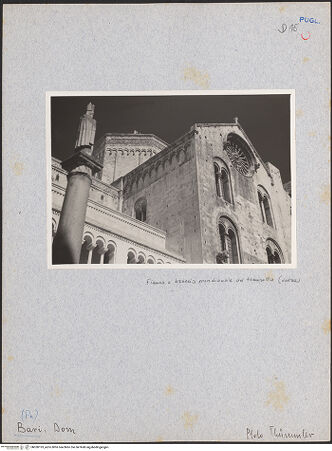 Vorderseite von Thümmler, Hans [https://www.deutsche-digitale-bibliothek.de/content/lizenzen/rv-fz/] CattedraleSüdseite und SüdquerhausSüdquerhaus - Teilansicht von Südwesten, bh030193_recto. Foto: Thümmler, Hans.