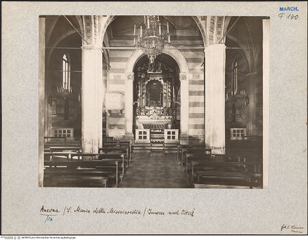 Vorderseite von Corsini, E. [https://www.deutsche-digitale-bibliothek.de/content/lizenzen/rv-ez/] Santa Maria della Misericordia - Innenansicht, bh030933_recto. Foto: Corsini, E..