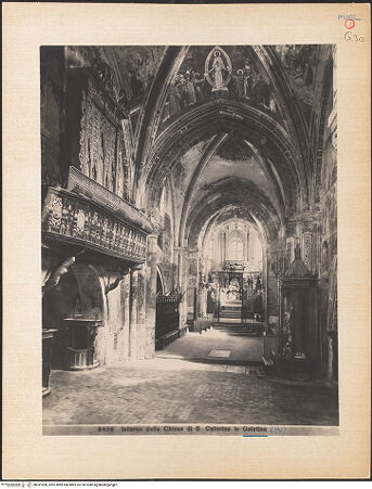 Vorderseite von Moscioni [https://www.deutsche-digitale-bibliothek.de/content/lizenzen/rv-fz/] Santa Caterina d'AlessandriaMittelschiff - Seitenansicht von Südwesten (vor der Restaurierung), bh031058_recto. Foto: Moscioni, Romualdo.