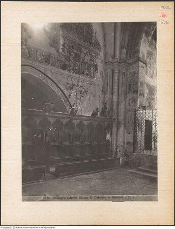 Vorderseite von Moscioni [https://www.deutsche-digitale-bibliothek.de/content/lizenzen/rv-fz/] Santa Caterina d'AlessandriaMittelschiff - Drittes Joch von Südwesten, Detail (vor der Restaurierung), bh031059_recto. Foto: Moscioni, Romualdo.