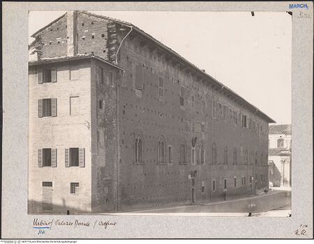 Vorderseite von Bibliotheca Hertziana [https://www.deutsche-digitale-bibliothek.de/content/lizenzen/rv-fz/] Palazzo Ducale - Ostseite, bh031134_recto. Foto: Lindner, Paul.