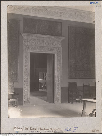 Vorderseite von Bibliotheca Hertziana [https://www.deutsche-digitale-bibliothek.de/content/lizenzen/rv-fz/] Palazzo Ducale - Flügel der Duchessa, Saal IV, bh031188_recto. Foto: Lindner, Paul.