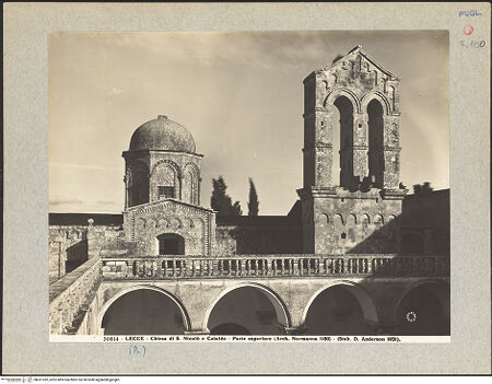 Vorderseite von Alinari [https://www.deutsche-digitale-bibliothek.de/content/lizenzen/rv-ez/] Santi Niccolò e CataldoSüdseite: Obergaden und Kuppel - Ansicht von Süden, bh031282_recto. Foto.