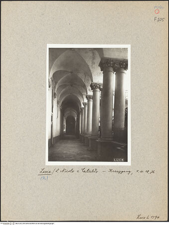 Vorderseite von ICCD [https://www.deutsche-digitale-bibliothek.de/content/lizenzen/rv-fz/] Santi Niccolò e CataldoChiostro Grande - Ostgalerie von Norden, bh031289_recto. Foto.