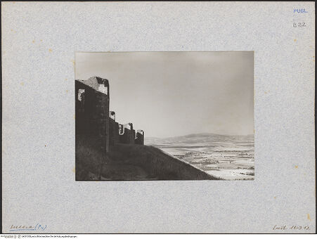 Vorderseite von ENIT [https://www.deutsche-digitale-bibliothek.de/content/lizenzen/rv-ez/] Fortezza AngioinaWestseite - Ansicht von Nordwesten, bh031300_recto. Foto.