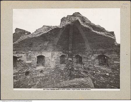 Vorderseite von Alinari [https://www.deutsche-digitale-bibliothek.de/content/lizenzen/rv-ez/] Fortezza AngioinaPalast Friedrichs II. - Gewölbe der Nordecke von Süden, bh031314_recto. Foto.