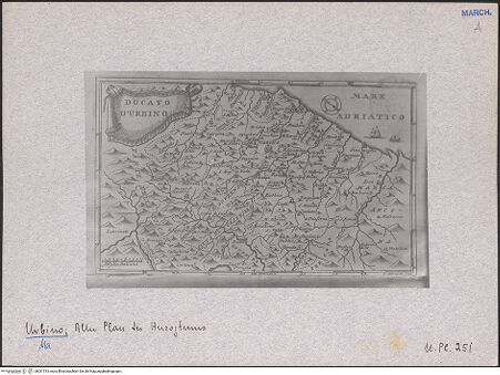 Vorderseite von Bibliotheca Hertziana [https://www.deutsche-digitale-bibliothek.de/content/lizenzen/rv-fz/] Landkarte: "Ducato d'Urbino" - Ausschnitt aus Aufnahme der Buchseite, bh031513_recto. Foto: Lindner, Paul.