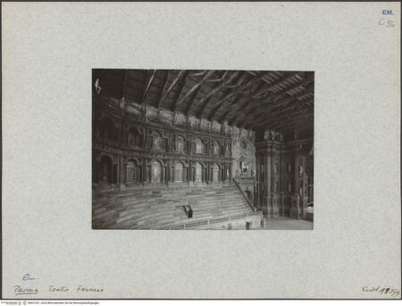 Vorderseite von ENIT [https://www.deutsche-digitale-bibliothek.de/content/lizenzen/rv-ez/] Palazzo della PilottaTeatro Farnese - Teilansicht, bh031531_recto. Foto.