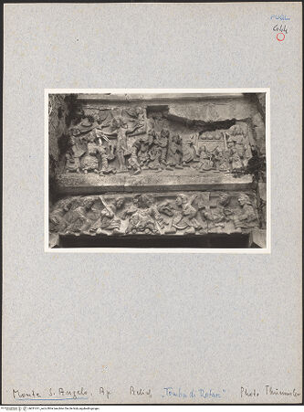 Vorderseite von Thümmler, Hans [https://www.deutsche-digitale-bibliothek.de/content/lizenzen/rv-fz/] Türsturz mit Szenen aus dem Leben Christi - Gesamtansicht, bh031611_recto. Foto: Thümmler, Hans.