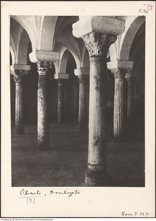 Vorderseite von ICCD [https://www.deutsche-digitale-bibliothek.de/content/lizenzen/rv-ez/] CattedraleKrypta - Innenansicht, bh031643_recto. Foto.